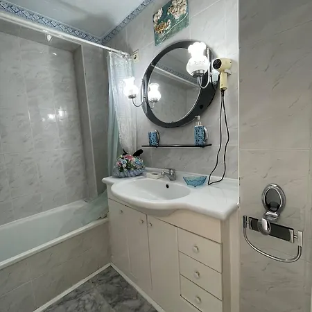 Alexis Basic サロウ