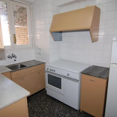 Alexis Basic Apartment Salou