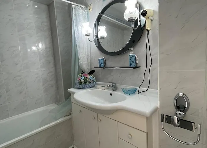 Alexis Basic سالو