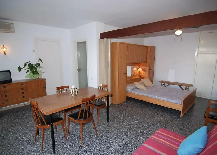 Alexis Basic Apartman Salou