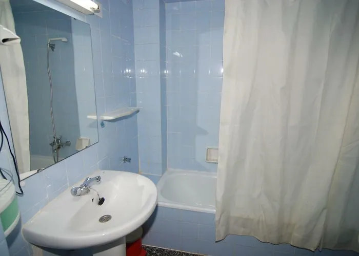 Alexis Basic סאלו